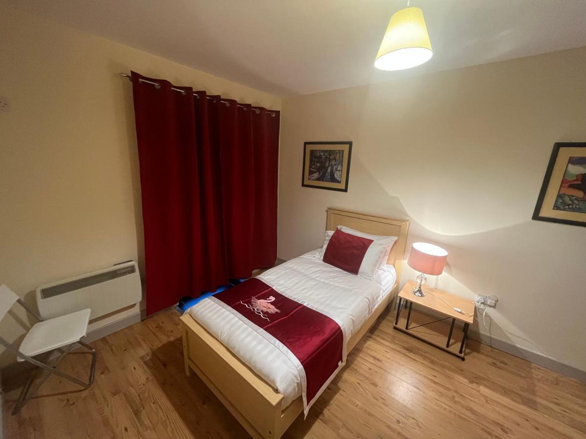 Elegant Rooms And Suites In Knock Knock  Exterior photo